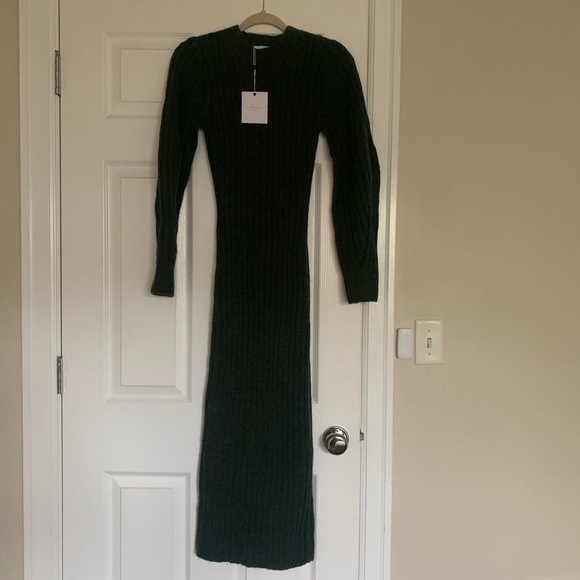 NWT SOLD OUT REVOLVE / L'Academie Sweater Dress - Picture 5 of 6